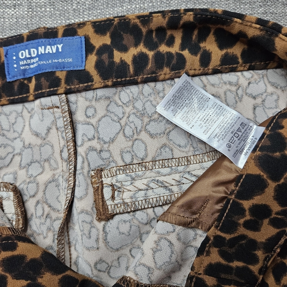 OLD NAVY Harper Mid-Rise Leopard Print Capri Style Slacks/Pants Size 4 Regular - Picture 6 of 11